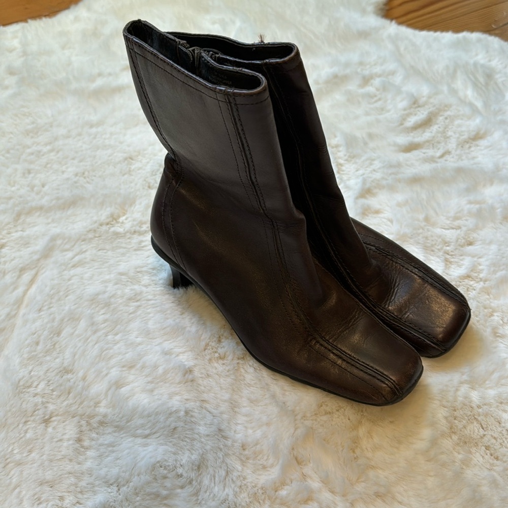 Kenneth Cole boots